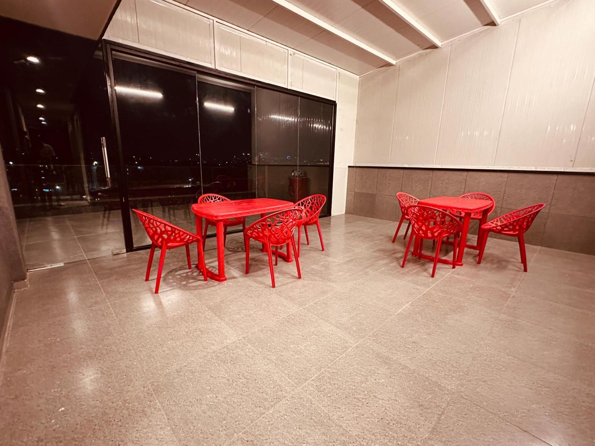 The Lodgers 2 Bhk Serviced Apartment Near Artemis Hospital Sector 57 Gurgaon - Nearest Metro Station Sector 54 Chowk Exterior foto